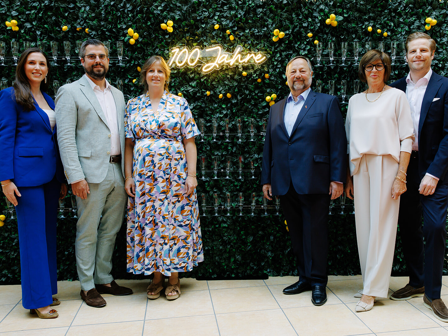 Mit einer festlichen Jubiläumsfeier im Esperanto Kultur- und Kongresszentrum in Fulda feierte die Firma Flach am 23. August 2025 ihr 100-jähriges Bestehen.