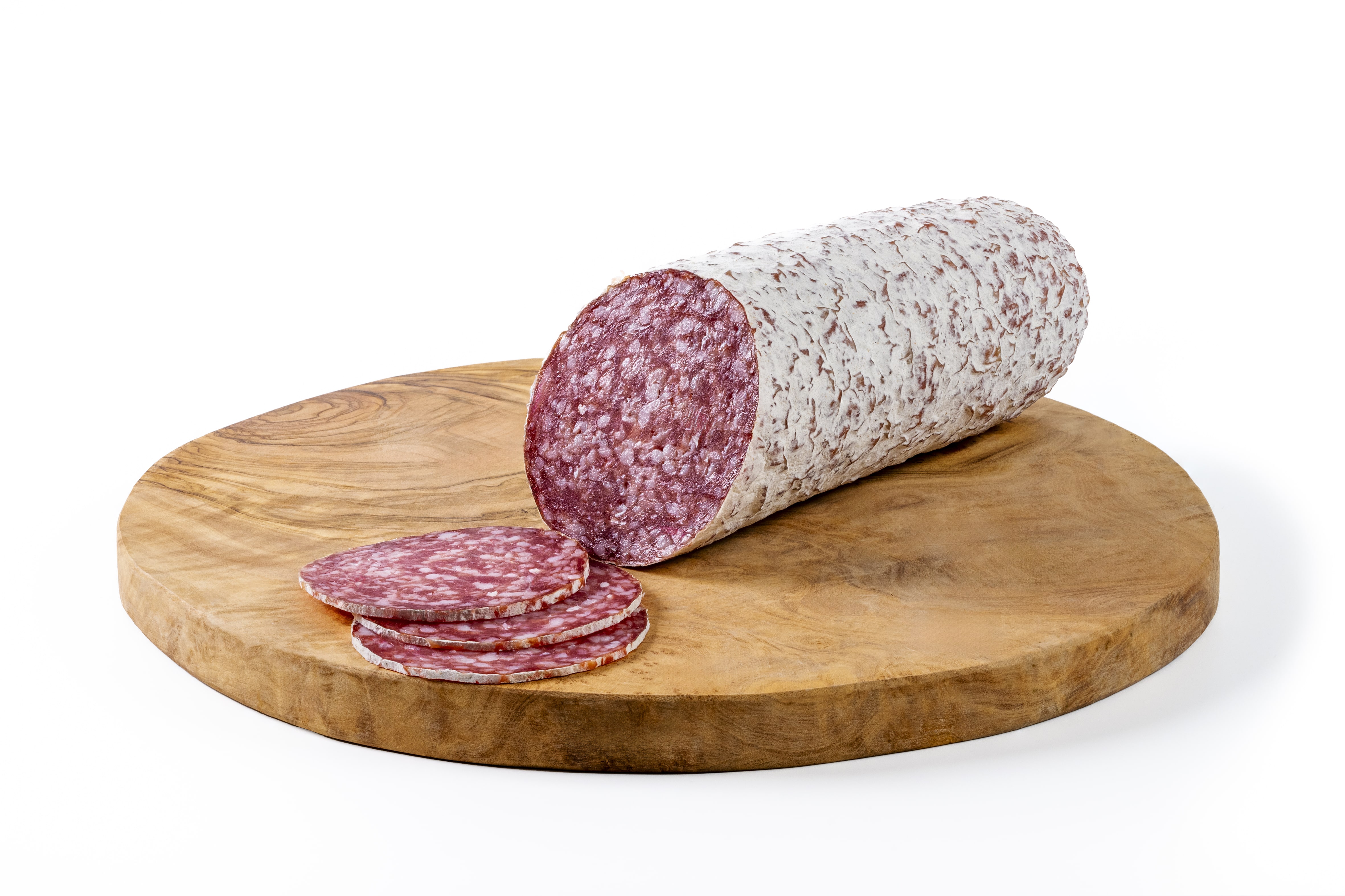 Salami Milano auf einem Holzbrett.