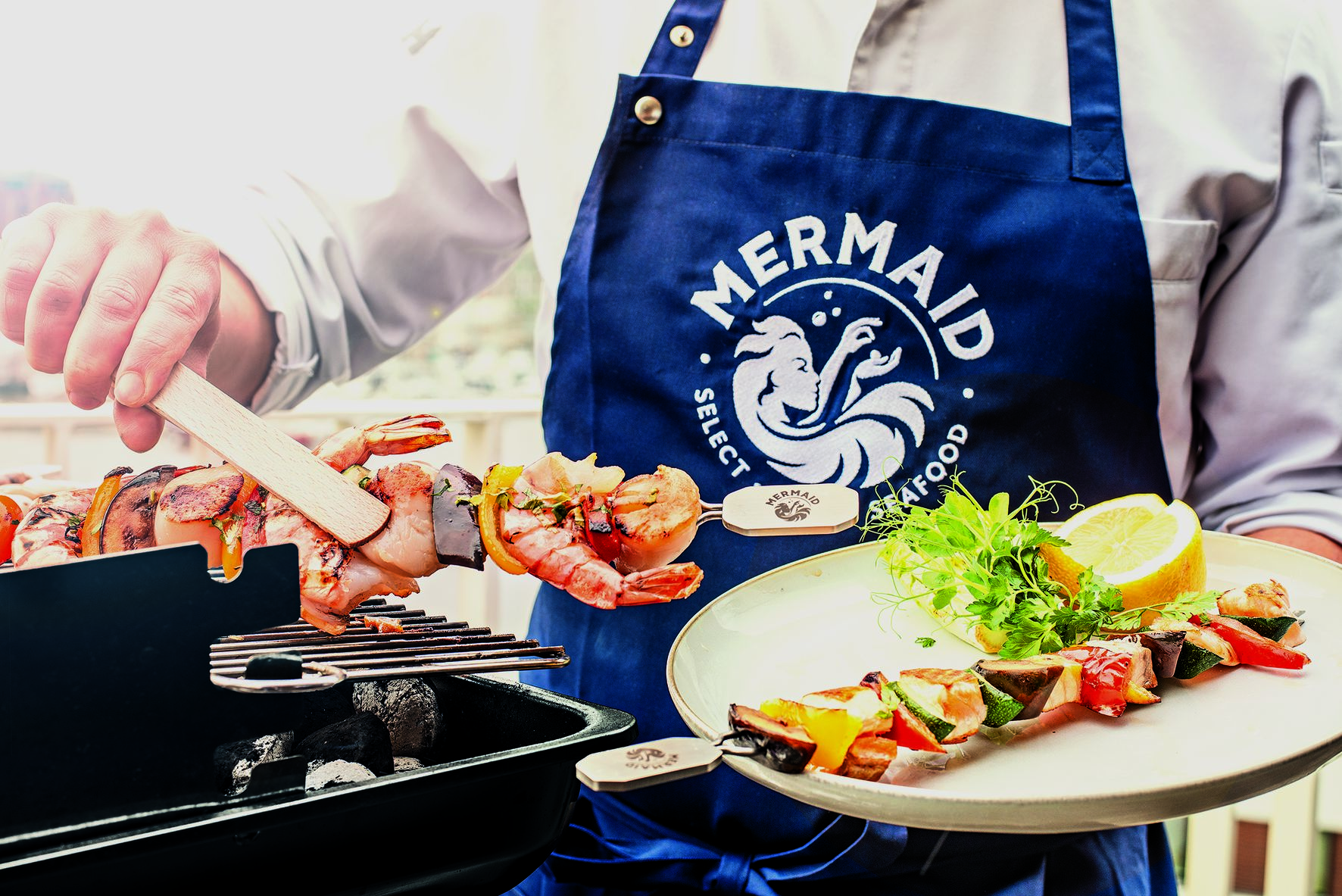 Mermaid Schürze mit Grillspiess Mermaid Schürze mit Grillspiess