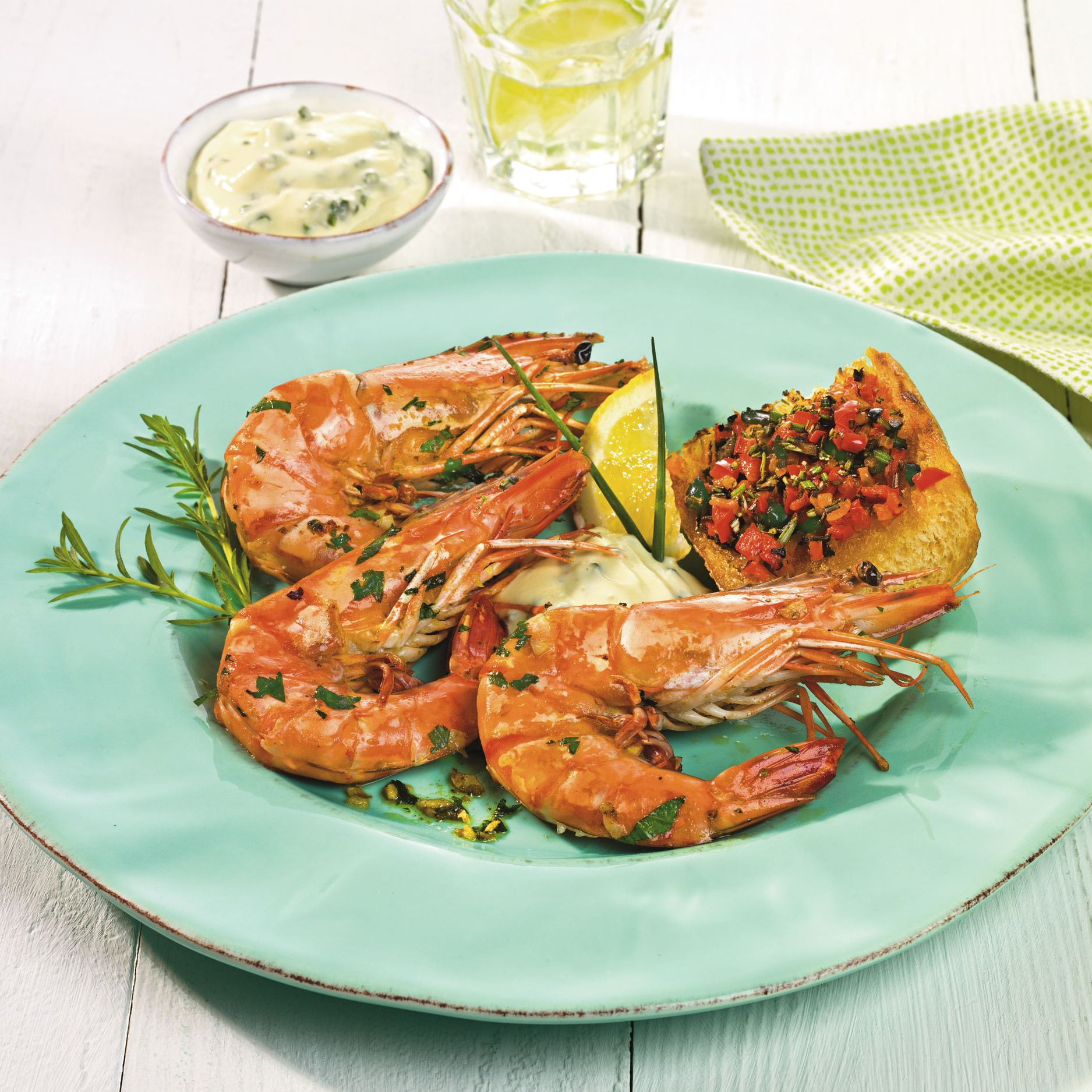 Gambas gegrillt auf einem Teller Gambas gegrillt auf einem Teller